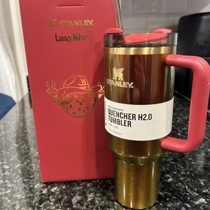 BNIB READY TO SHIP 🌟 Stanley X Lainey Wilson Country Gold Tumbler 🌟